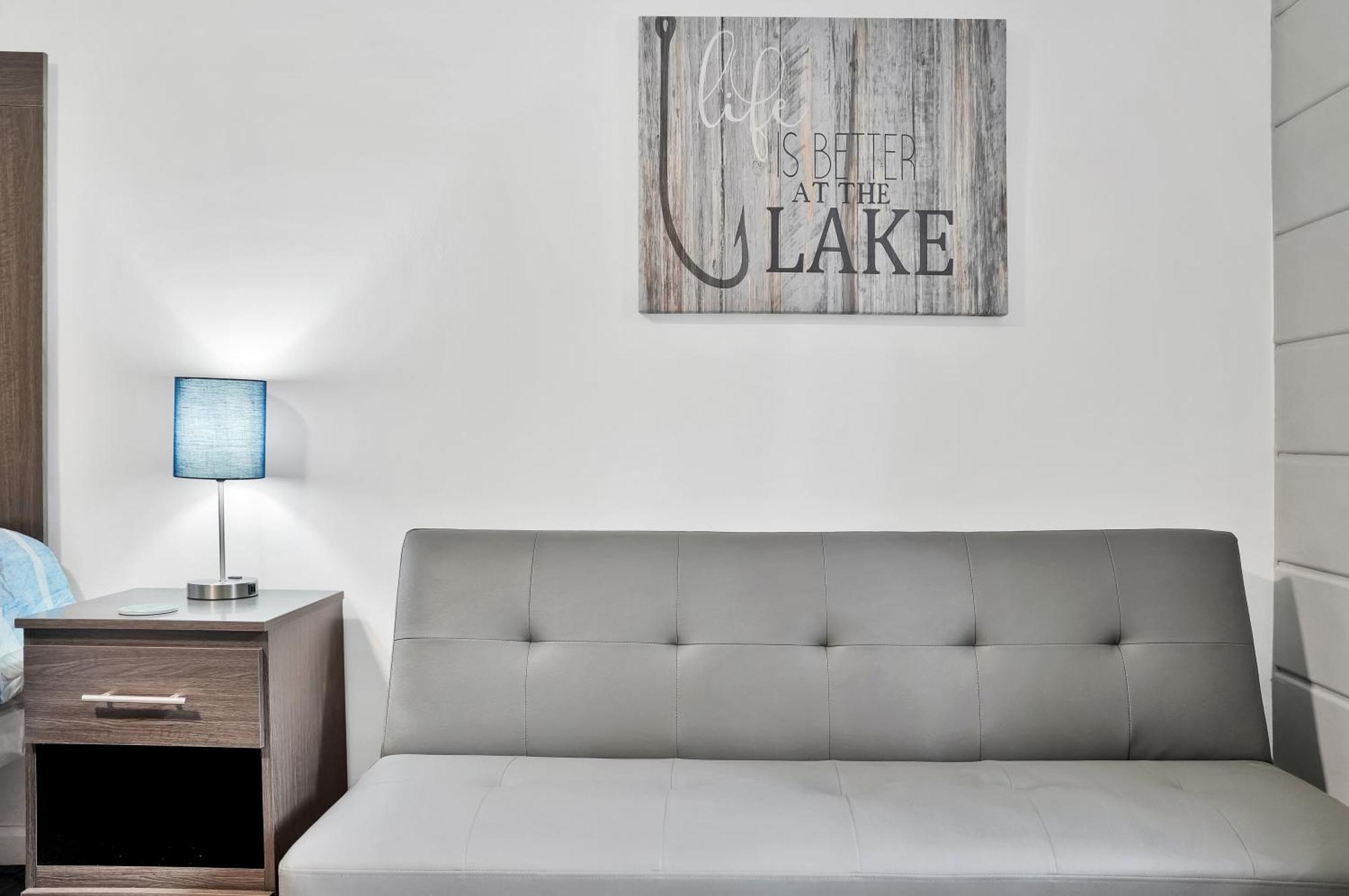 The Blue Anchor Unit #8 Motel Хоутън Лейк Екстериор снимка
